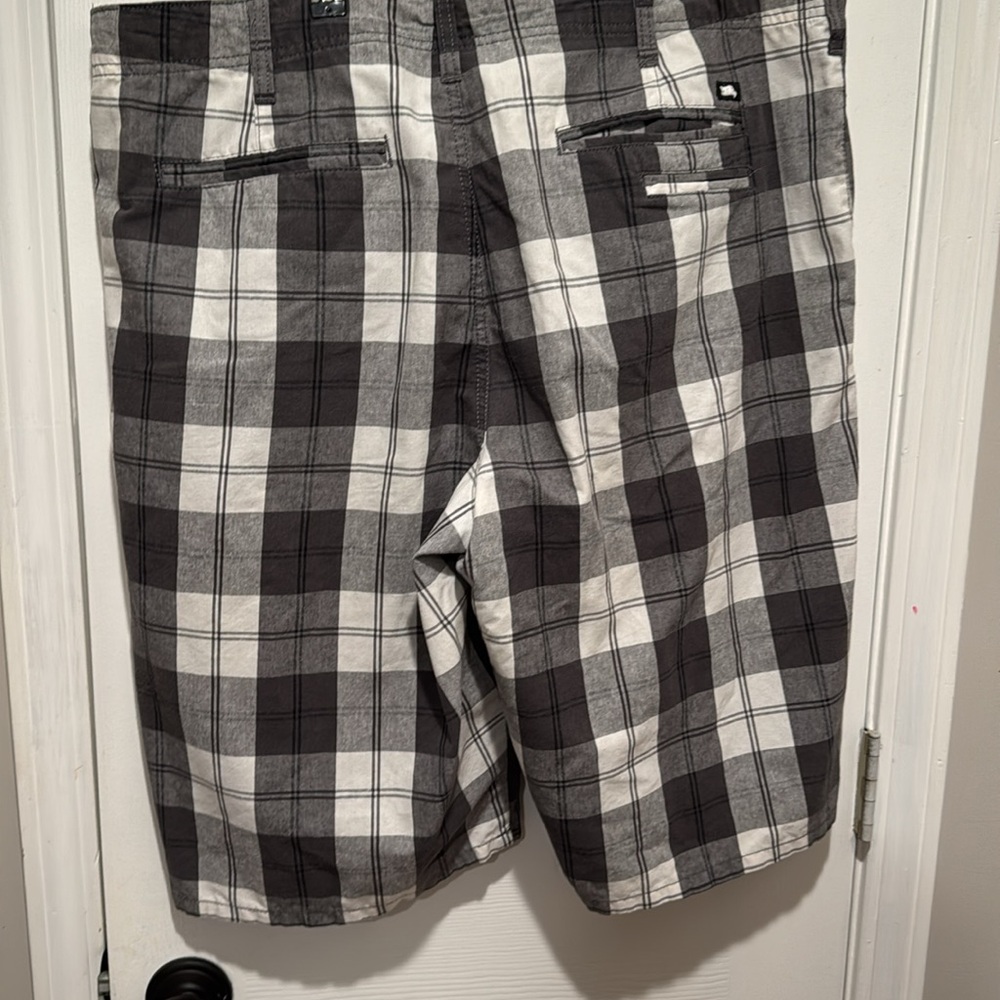 Tony Hawk Plaid Cargo Shorts Mens 38 Gray White Skater Y2K Flat Front Casual - Picture 3 of 3